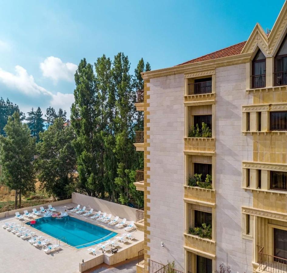Green Lake Hotel - Jezzine Bagian luar foto