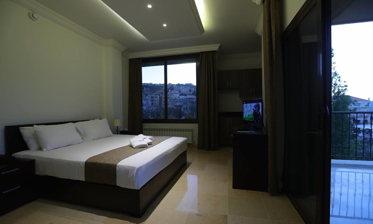 Green Lake Hotel - Jezzine Bagian luar foto