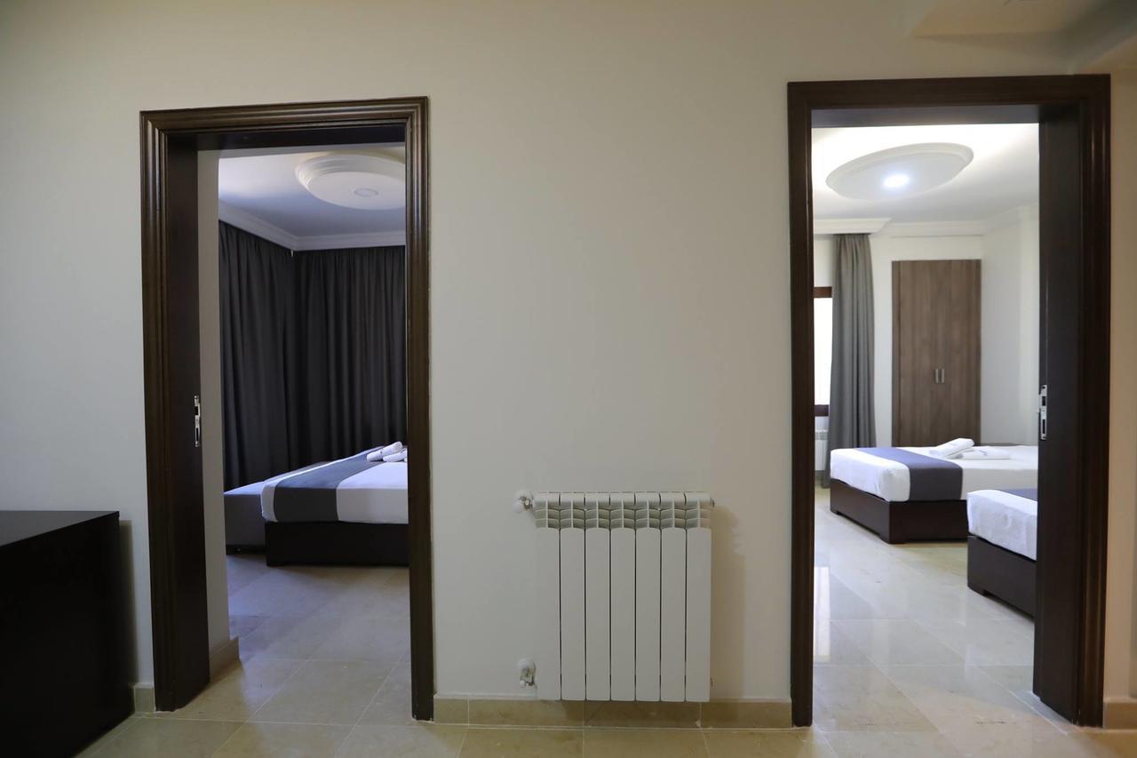 Green Lake Hotel - Jezzine Bagian luar foto