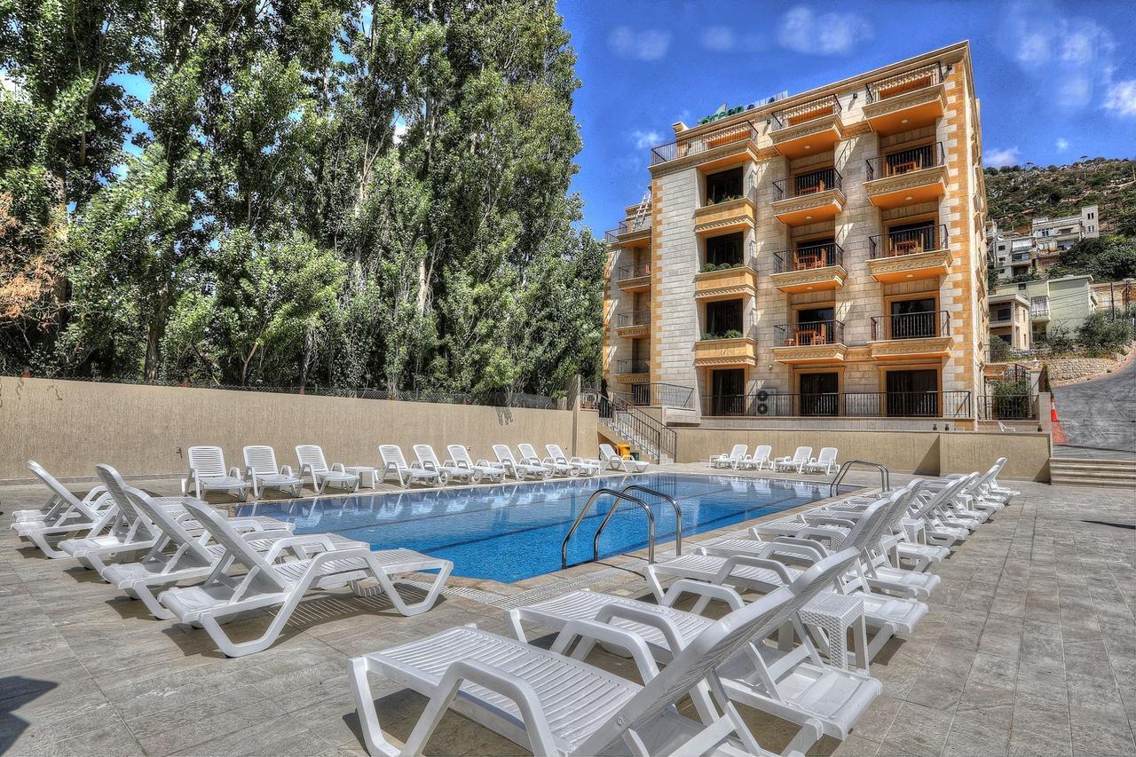 Green Lake Hotel - Jezzine Bagian luar foto