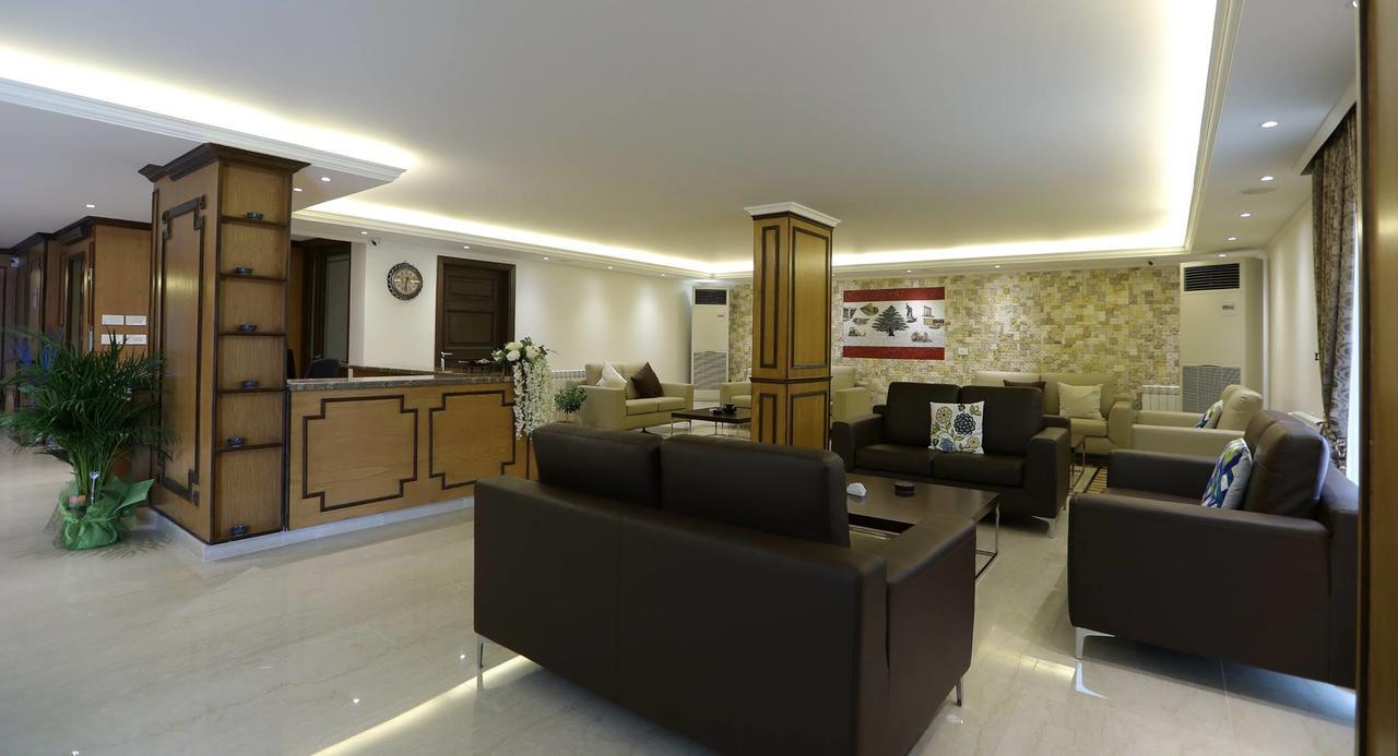 Green Lake Hotel - Jezzine Bagian luar foto